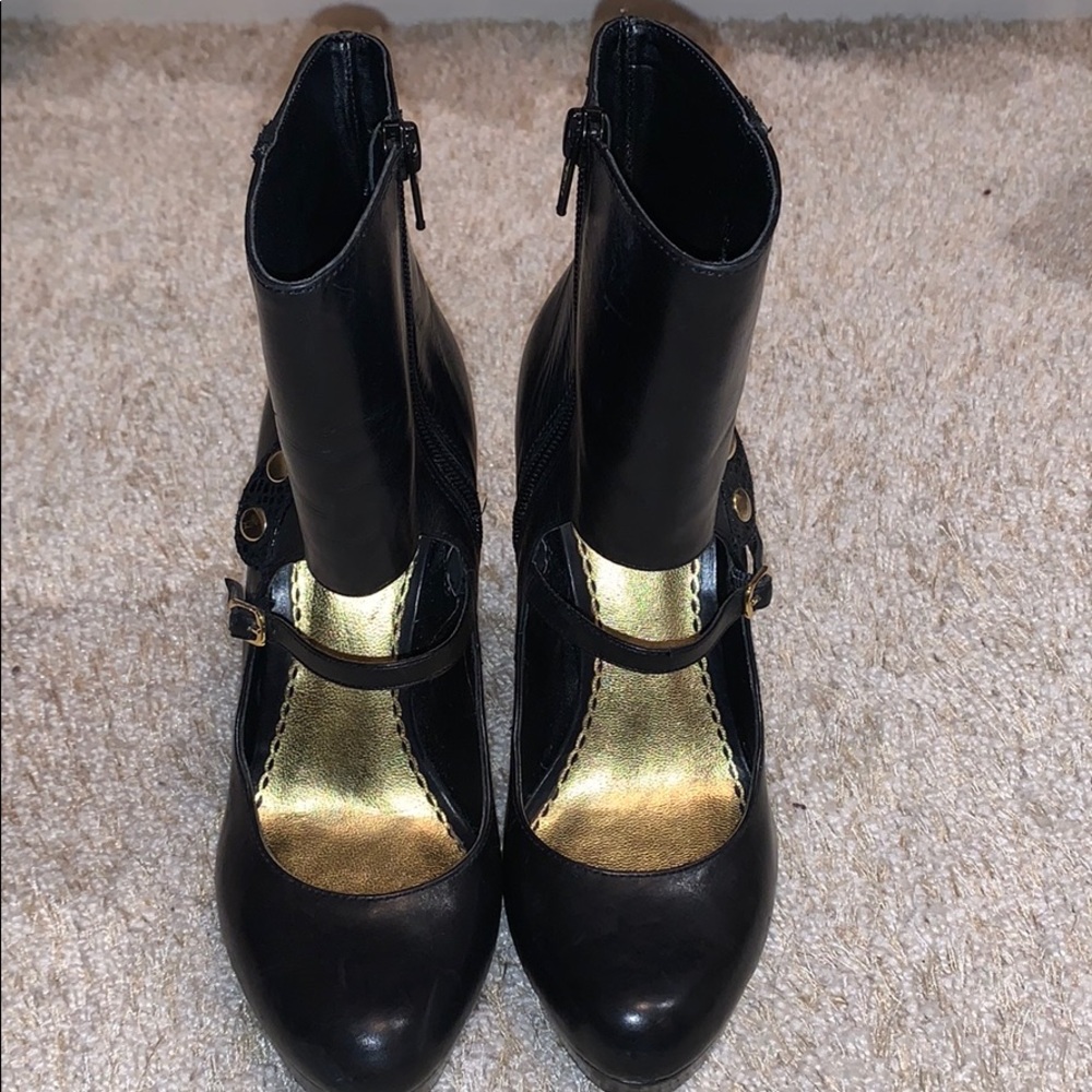 Bebe heels